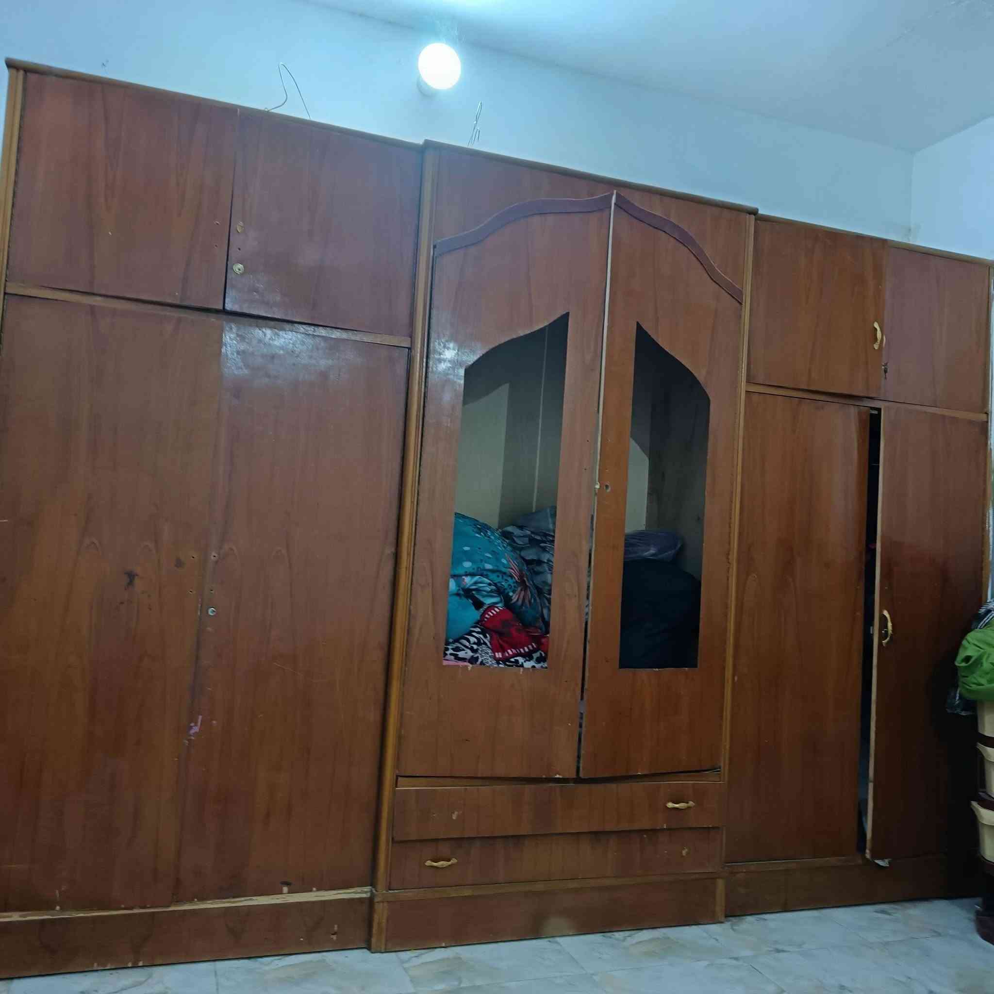 عرفه نوم نجاره كل نقص مابيها يراده تصليح بسيط السعر 700بيه مجال***********
