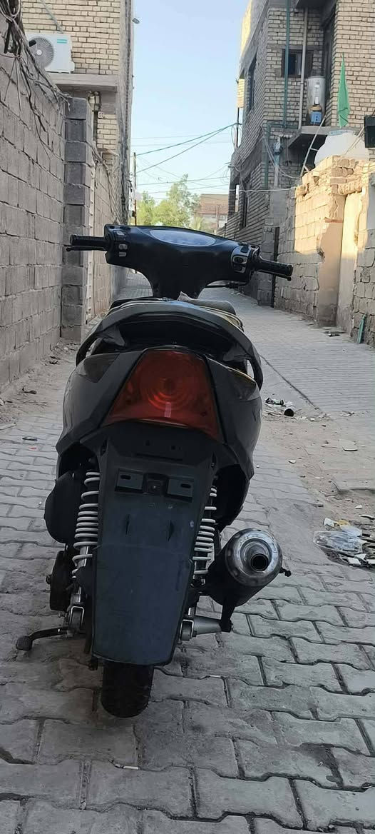 السلام عليكم.
دراجة ماكس ثعلب 140 كابريتر . كفراتها بلاديه ونضيفه وكله مختمه  الدراجه طفت عندي وبعد ما شتغلت وما بيه اي دخانه
ابيعها كايمه سعرها 200 الف 
واتساب :- ***********
