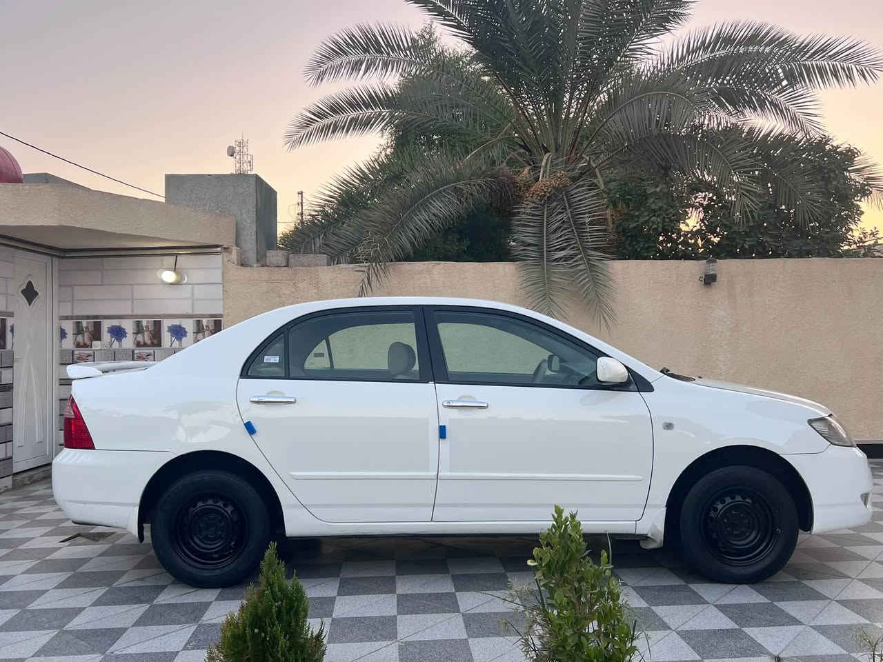 السلام عليكم جميعاً تويوتا كورلا بيكاتشو موديل 2007 خليجي كفالة عامة رقم اربيل دولي بأسمي هزة وسنوية جديد 
محرك 1800 مواصفات XLI دبل ايرباك 
السيارة جاهزة من كلشي محرك وكير كفالة صدر امامي وخلفي كله جديد تبريد ثلج 🥶 تخم تايرات جديد السيارة جاهزة من كلشي مال جناي 
العنوان صلاح الدين/ بلد  
للاتصال ***********
