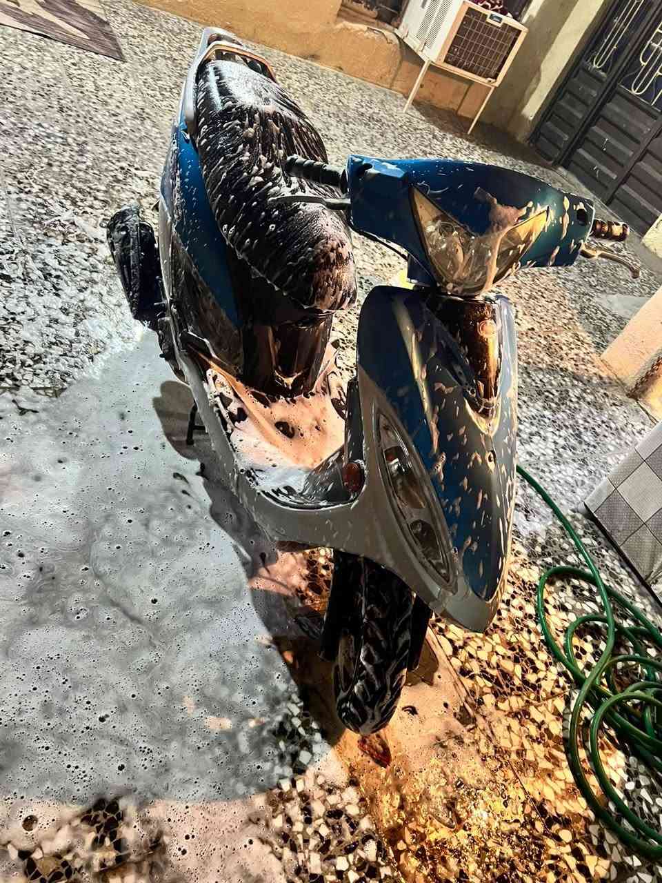 سلام عليكم دراجه للبيع كامكو كلشي مابيها كابريته جديده بلك جديد مسوي ادامه كامله تجي شغل وتروح 650معه المجال ***********.(متوفر فقط على واتساب)
