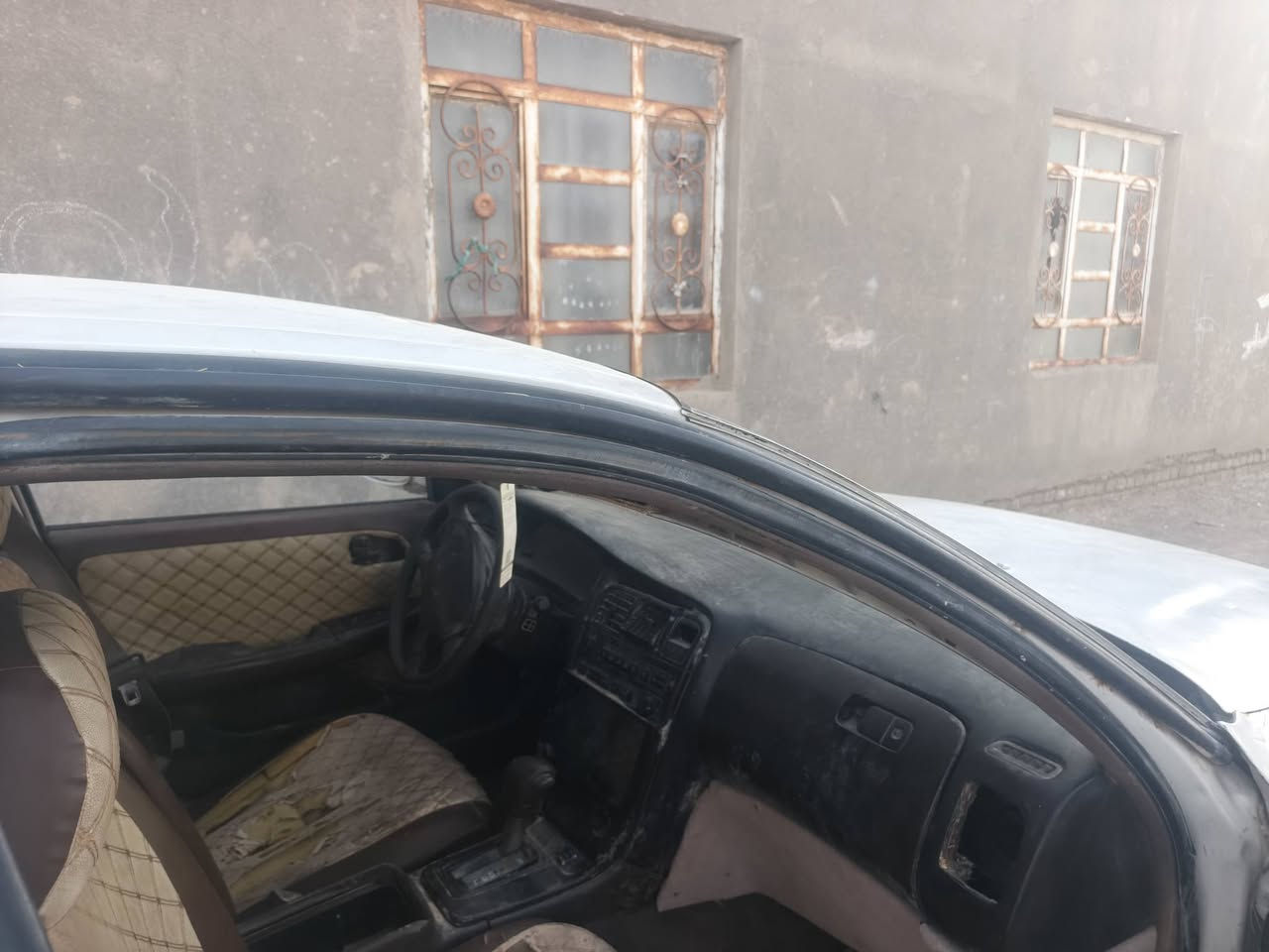 السلام عليكم كرسته جاهزه موديل 93 مكينه وكير جديد تبريد وحداديه جديده سياره باسمي مكان السياره ناصريه السعر 25 وبيه مجال الرقم ***********
