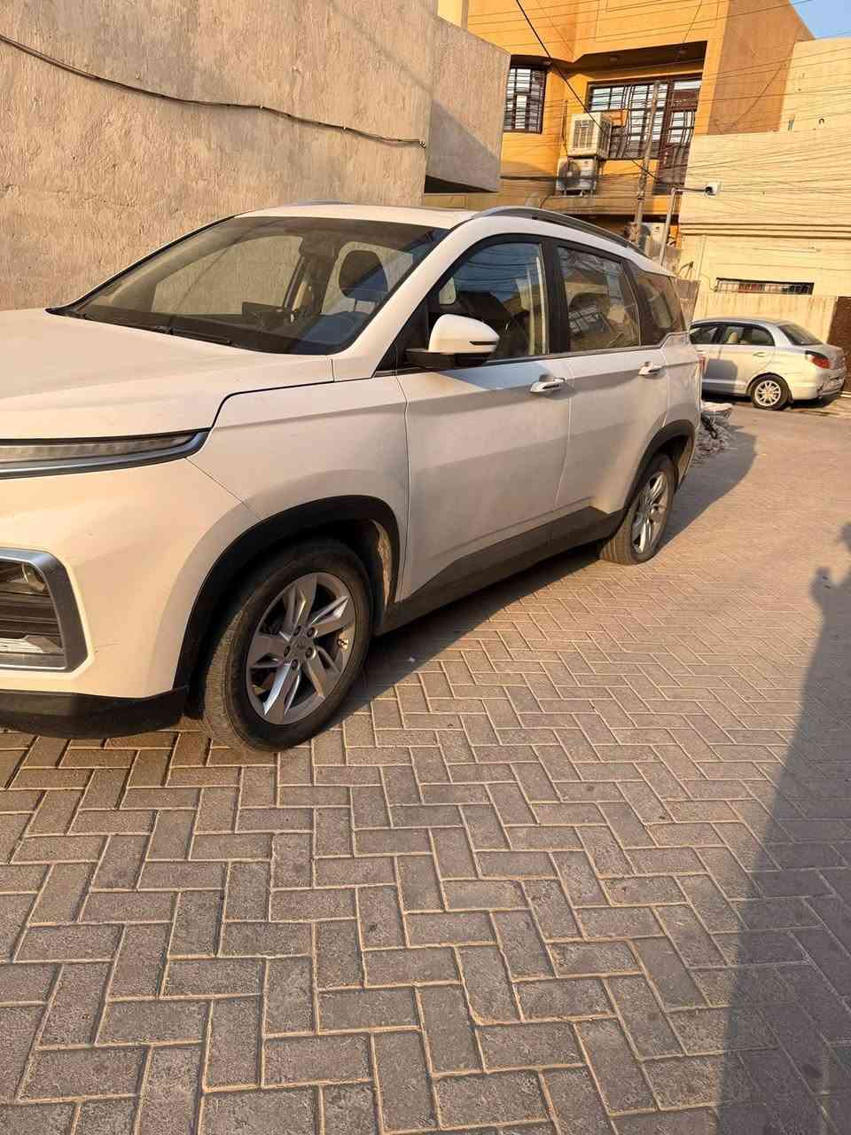 السلام عليكم
شوفليت كابتيفيا موديل ٢١ خليجي الشركة العامة 
السيارة معروضة للبيع السعر ١٢٦ وبيهة مجال بسيط مكان السيارة بغداد رقم انكليزي تحويل مباشر
السيارة ماشية ٥٠ الف حقيقي
***********
