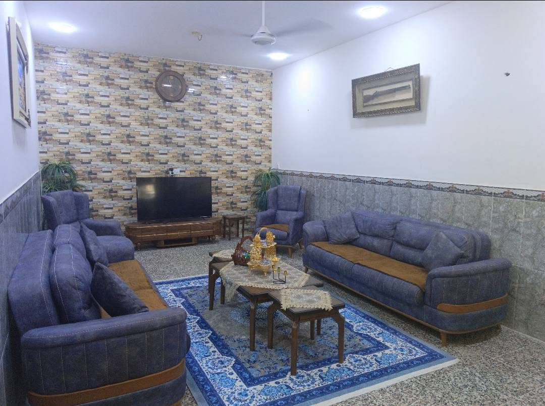 السلام عليكم
بيت للبيع في هور رجب المساحه 400م قريب على الشارع العام وبداية هور رجب متوفر كافة الخدمات (ماء كهرباء تبليط) للتواصل على الرقم ***********
