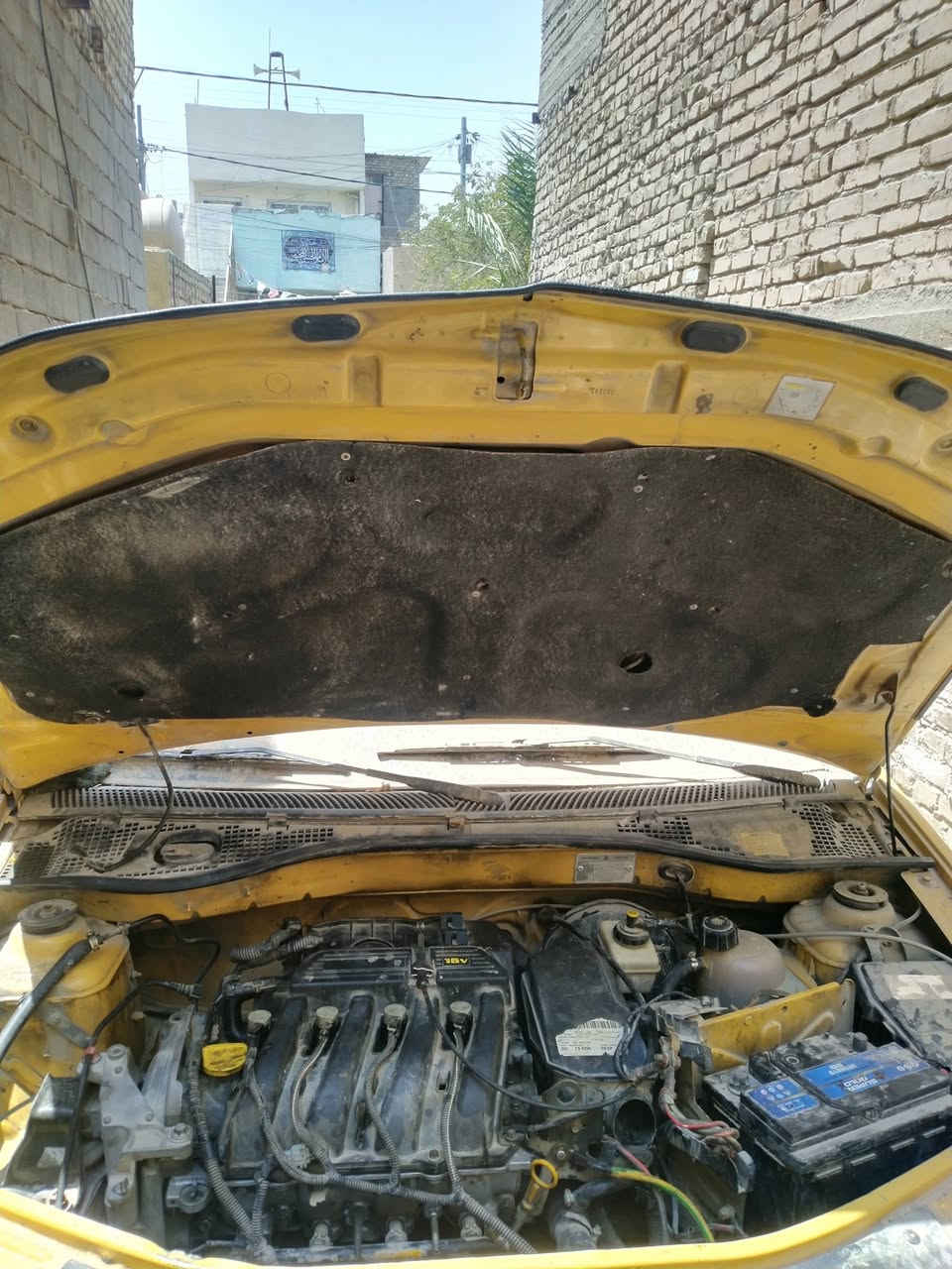 رينو لوكان ٢٠٠١٠ السعر١٠ ورقات  النظافة نص ونص الهيه والغرامات علمشتري بغداد مدينه الصدر حي طارق وسط تليفون. ***********.شكرا
