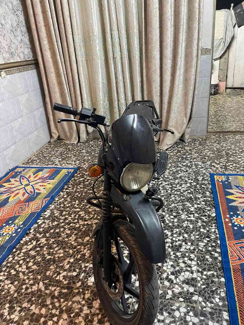 سلام عليكم دراجه  بوكسر. 22 وراق. سعر مليون  وبيهه مجال شي خابر وتدلل ***********
