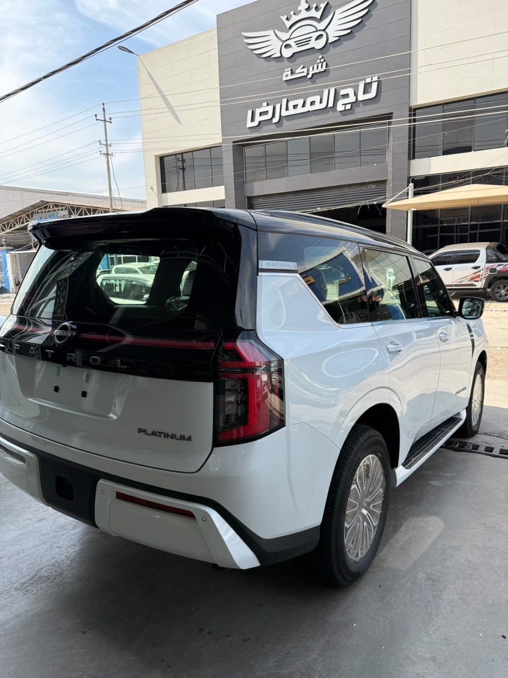 * باترول بلاتينيوم زيرو 2026 بغداد تو كلر (ابيض واسود) تنفس طبيعي
* ⁠سعد العبيدي (***********)(***********)
* ⁠معرض الناجي بغداد النهضة الشارع الثاني 
* ⁠نيسان بترول زيرو موديل 2026 تو كلر 
* ⁠السعر (135 مليون) رقم بغداد
* ⁠المحرك 6 سلندر (3800 cc) 
* الكراسي الامامية مساج دفع رباعي (4 * 4) فور ويل تشغيل عن بعد شاحن وايرليس
* ⁠رادار امامي تحديد مسار قيادة ذاتية ⁠ رادار جانبي (نقطة عمياء) عرض على الزجاج (داتا شو) ستيرن كهرباء شفتات ستيرن
* ⁠بصمة تشغيل بصمة ابواب فتحة سقف (بانوراما) ثلاجة وسطية كامرات محيطية عدد (5) 
* ⁠داخل جلد احمر واسود كراسي الأمامية كهرباء الكراسي الامامية تبريد وتدفئة كرسي السائق *ميموري* ذاكرة 
* ⁠كراسي 8 راكب كهرباء الكراسي الوسطية كهرباء جنطة كهرباء ثلاجة وسطية مقاعد 8 راكب مري طي كهرباء
* ⁠حساس امامي خلفي ويل كب قياس (20 انج) شاشة امامية كبيرة متصلة شاشات خلفية عدد (2)
* ⁠السعر (135 - مليون) رقم بغداد ضمان السور 
* ⁠معرض الناجي بغداد النهضة الشارع الثاني 
* ⁠متوفر نظام البيع المباشر والاستبدال (مراوس)
* ⁠سعد العبيدي (***********)(***********)