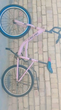 بسكليت • ٤٠