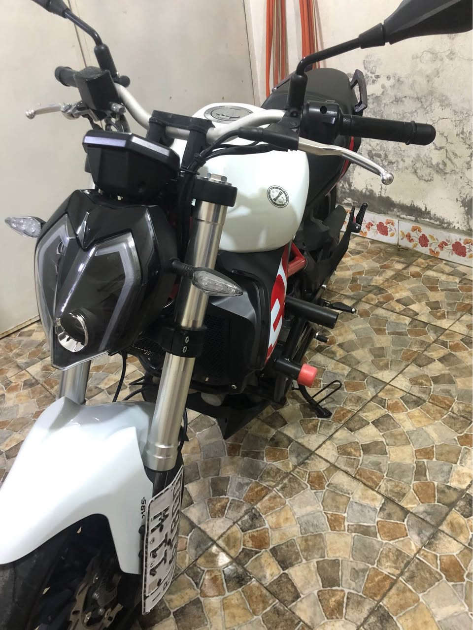 بنلي 302 دراجه جديده على وضع الشركه موديل ٢٢ ماشيه ١٣ الف نضام يو بي اس مانع انزلاق عليهه درع تزويد اصلي ودرع راديتر مع ٣ سويجات وقم بغداد انكليزي بسمي السعر ٥ ملايين المكان بغداد اليرموك

*********** بغداد, العراق
