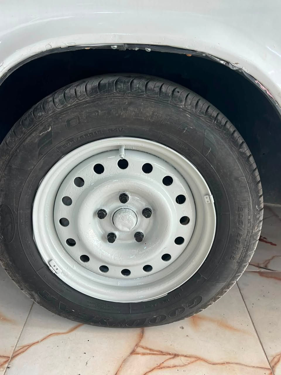 فولكه للبيع محمور مكينه 2ونص كير جديد محور اكسن رقم قادسيه    سعر 35 موبايل ***********
