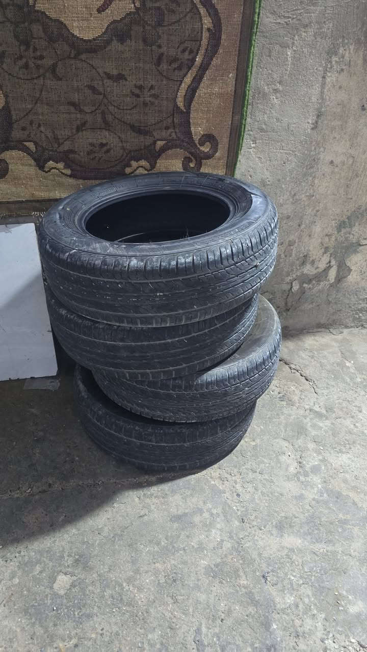 قياس 205\16R65
السلام عليكم ٤ تايرات مستخدم نظيف K5
اربع تايرات مستخدم نظيف 
عنوان بغداد الكمالية 
سعر ١٠٠ الف 
***********
