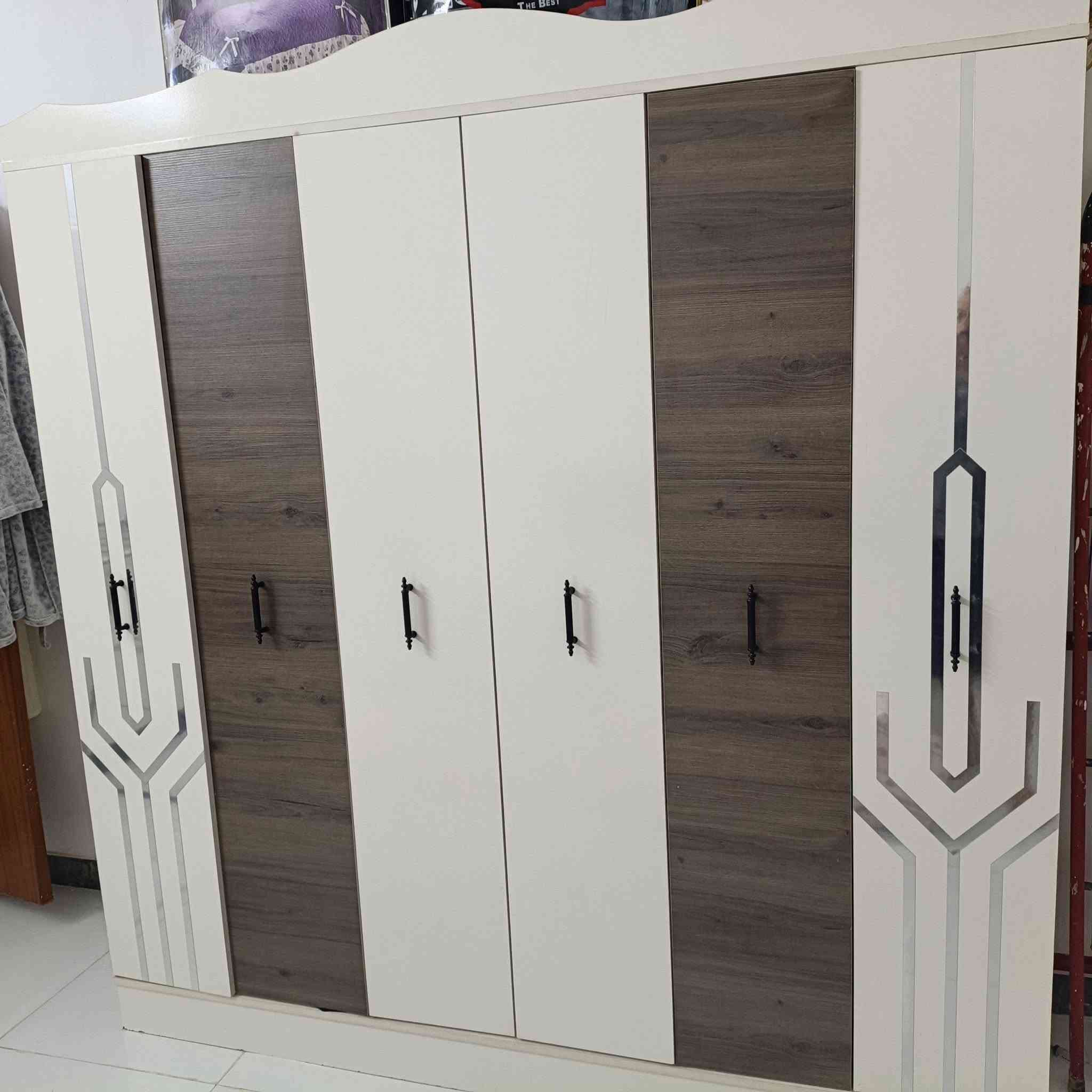 زوليه بوهيمي 4في 3 ثقيل بعدهه جديده استعمال كم شهر وكنتور 6 ابواب تركي للبيع الاتصال *********** بغداد
