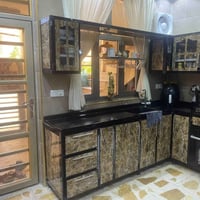 كاونتر للبيع جديدللاستفسار خاص أو الاتصال علا ٠٧٧٠٧٩٦١٦٣٨