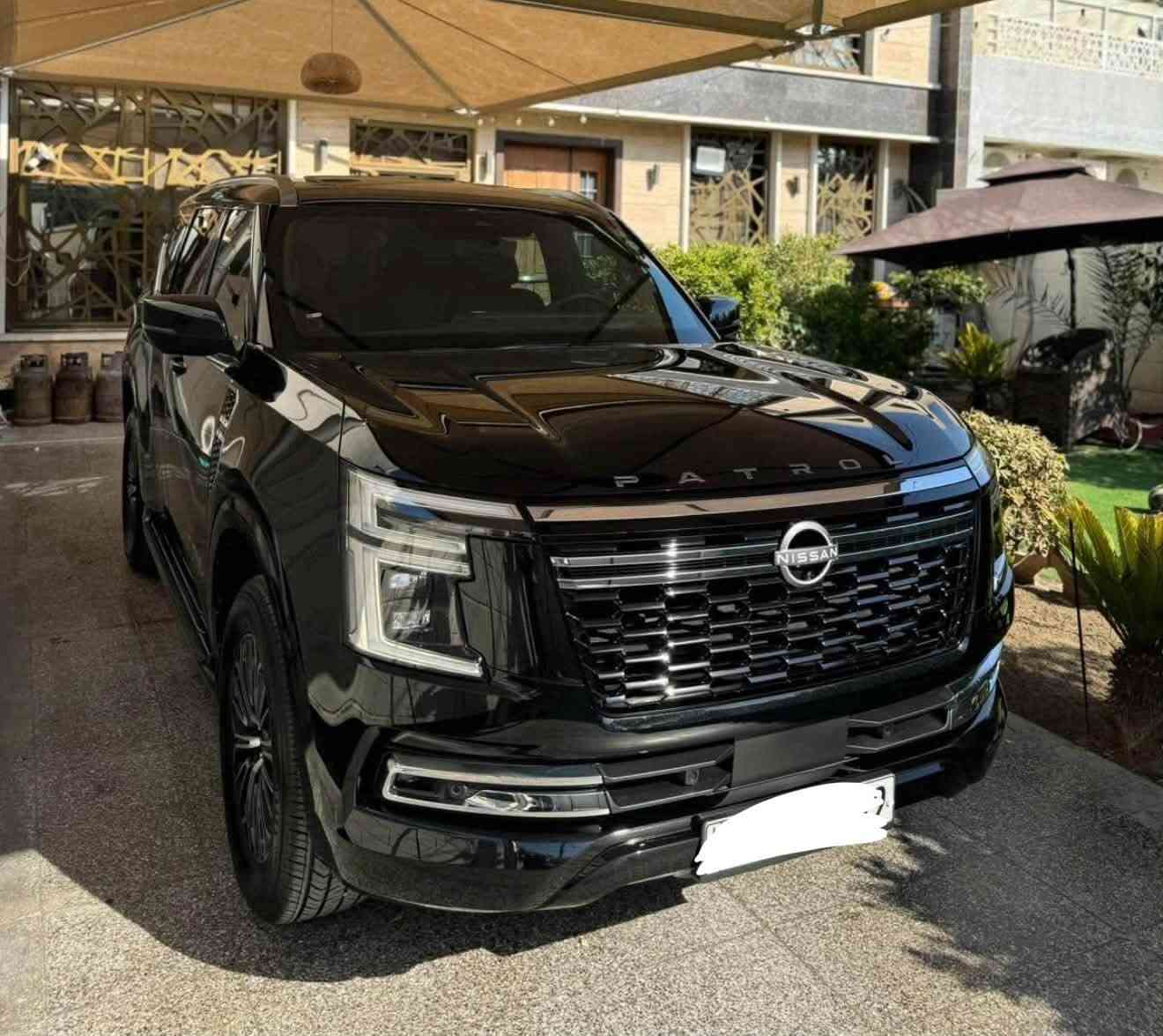 السلام عليكم 

عندي باترول بلاتينيوم ٢٠٢٦ زيرو ماشيه ٣ الف بغداد بسمي 

اسود لون وداخل احمر  تنفس طبيعي

رقمي 
***********
