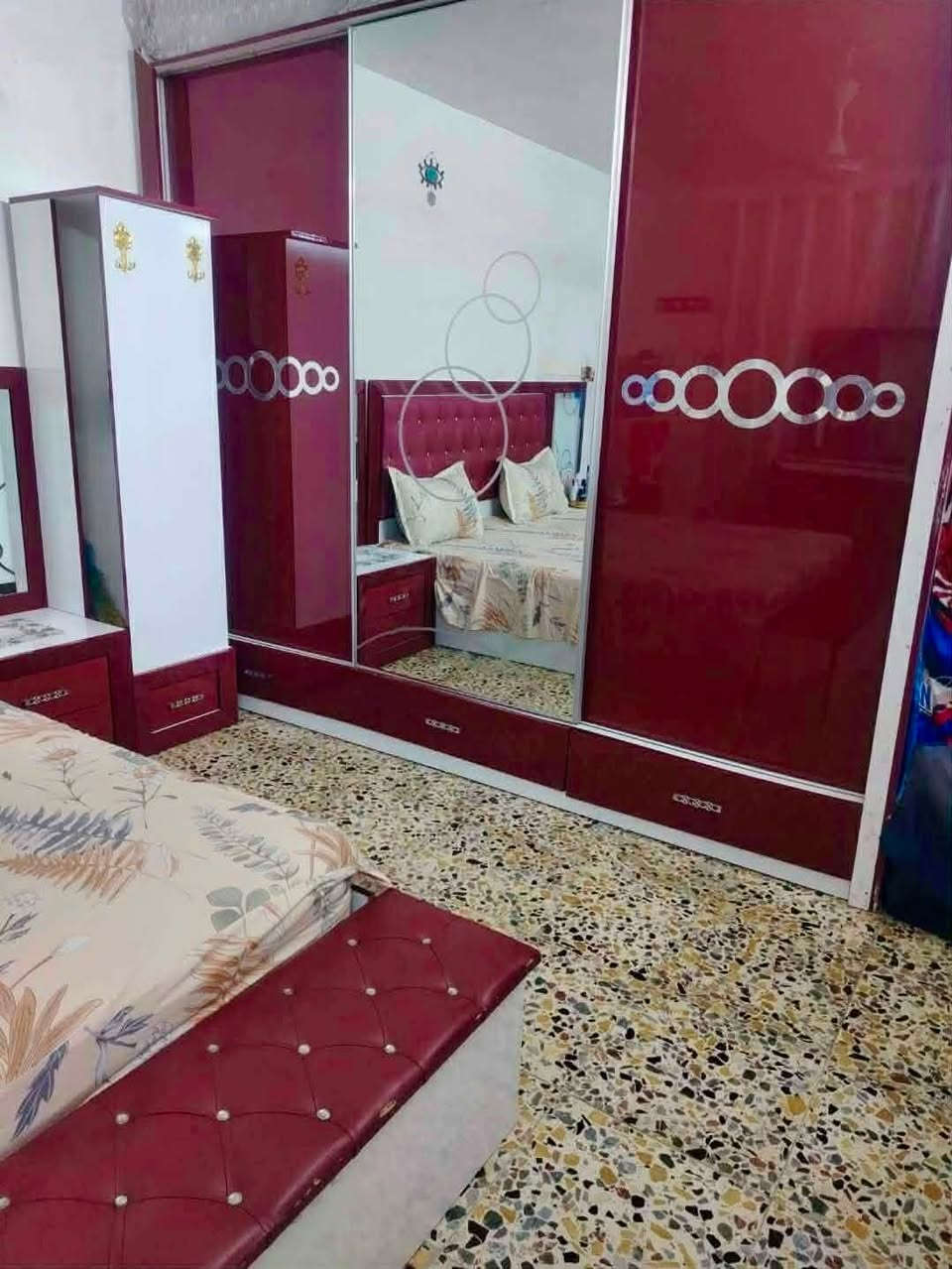 سلام عليكم غرفه تركيه مستعمله 9قطع السعر 450الف بغداد الزعفرانيه ***********
