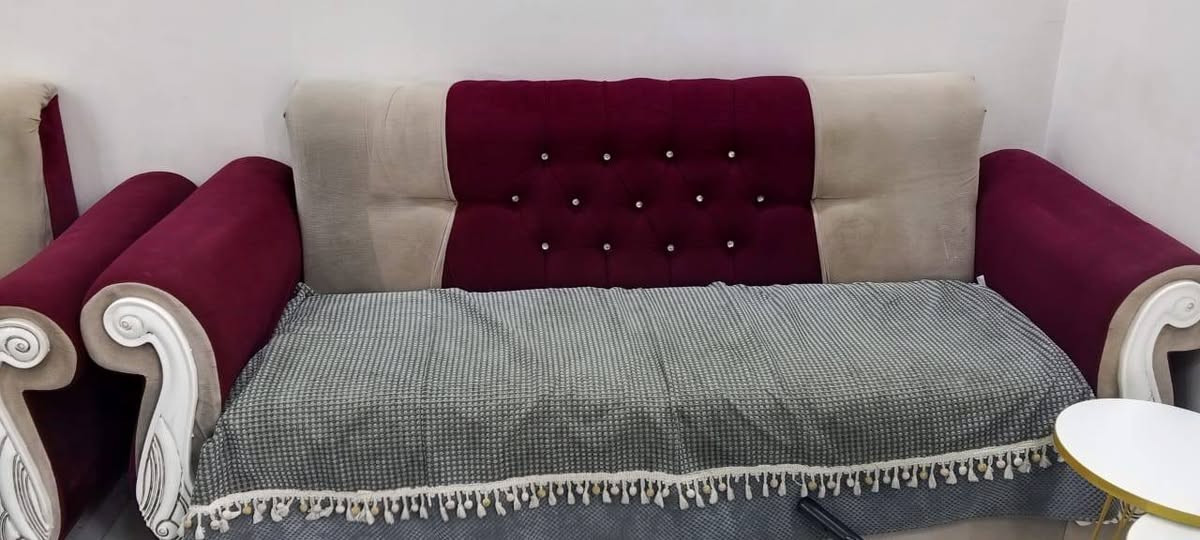 السلام عليكم أغراض بيت للبيع المكان مدينه الصدر للأستفسار على هاذ الرقم ***********
