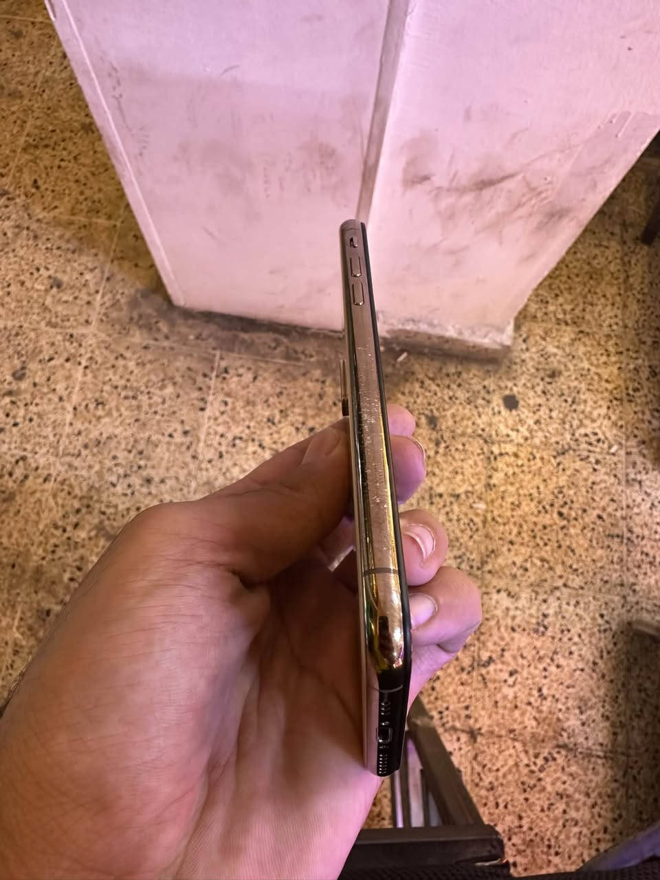 ايفون XS • ٦٤ • بطاريه ١٠٠