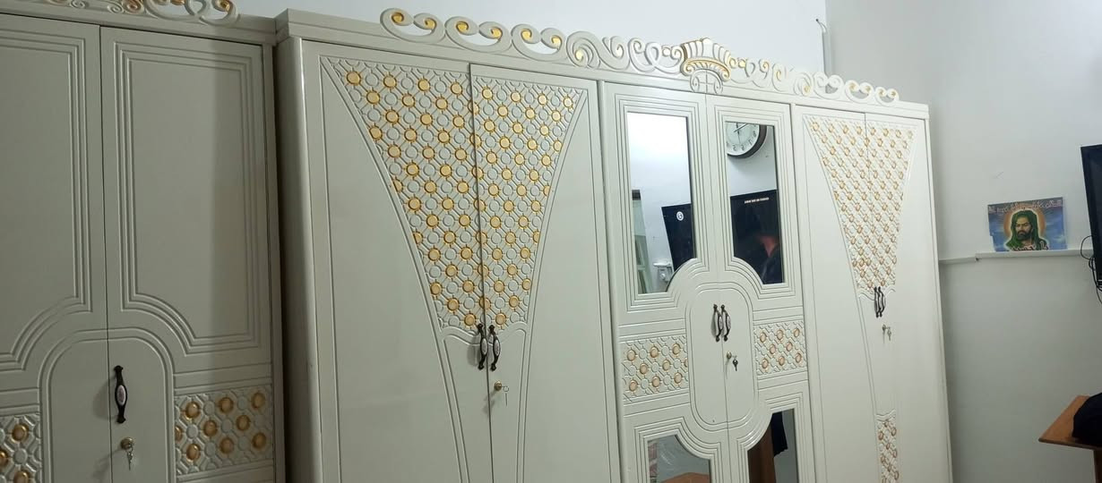 غرفة نوم عراقيه صارلي 4 اشهر من اخذته بعدهي جديدة سعره 850 وبيه مجال رفاعي بدعة الرحمه/***********

