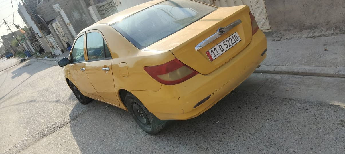 بي واي دي  F3..مكينه وكير وتبريد وصدر وتايرات.كله زينه..سنويه بأسمي غرامات وهيئه. مصفره..مكاني زيونه...وهذا رقمي.***********
السعر 40 ورقه

