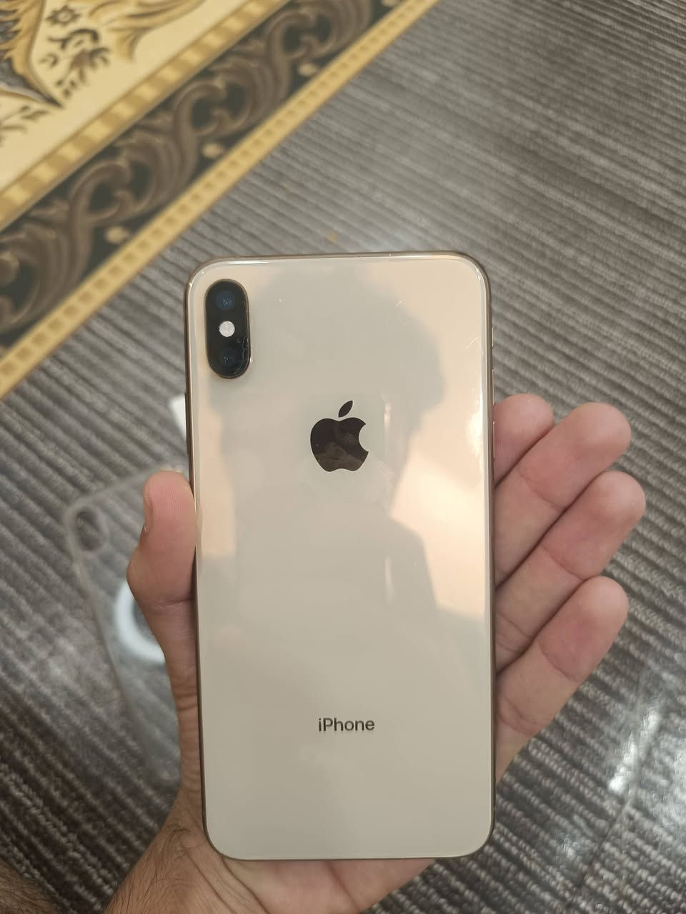ايفون اكس ماكس
بطاريه ٩٠ 
نموذج M 
ذاكره 256 
مبدل فقط شاشه اصليه ٣ خيارات وحتى ماطالع بالإعدادات مبدله 
كلشي شغال عدا الفيس إيدي متوقف 
جهاز كلش نظيف وحلو تفحصه ع راحتك 
سعره 180 وبيه مجال 
رقم التواصل ***********
