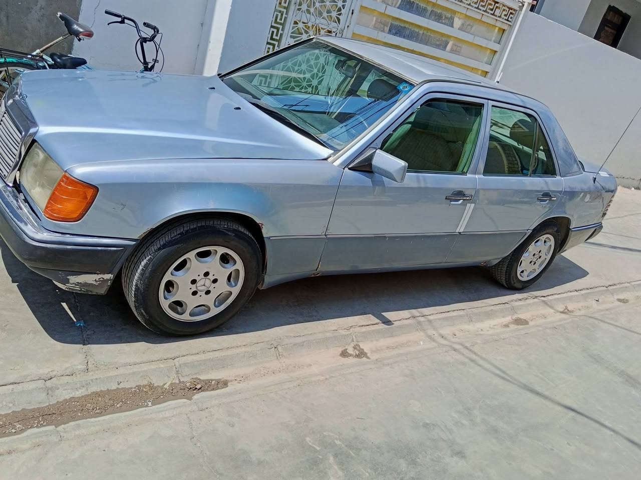 السلام عليكم 
مارسيدس دب موديل 92 
محرك بطه 3000 لاتنقص ولاتبخر 
رقم  ديالى بسمي
سعر 60 بيه مجال 
رقم الهاتف ***********
               ***********
