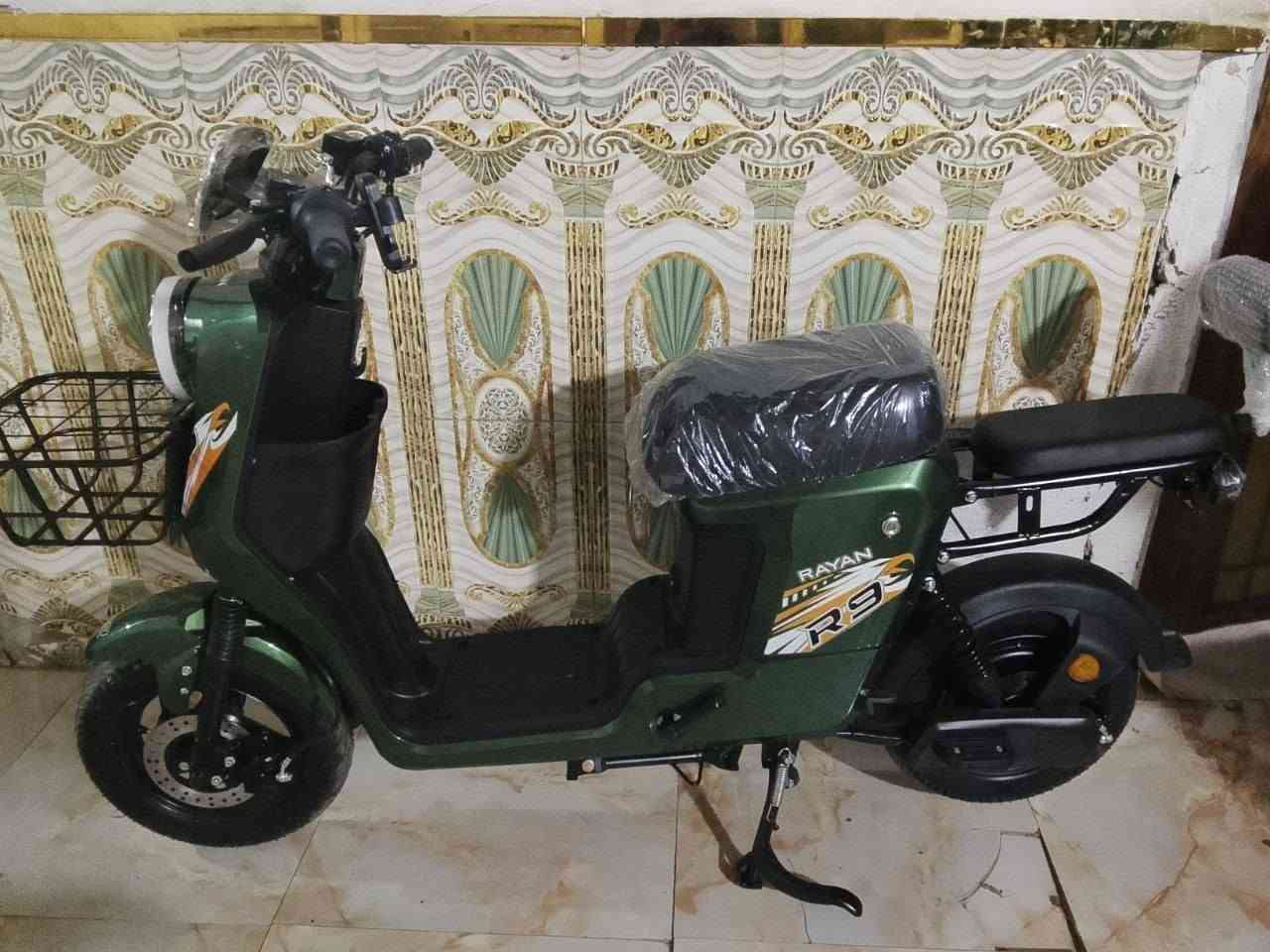 السلام عليكم دراجه ار 9 للبيع مكفوله من كلشي بطاريات 5 موديل 2027 هاذه رقمي *********** وبي واساب  وسعر 650وبي مجال
