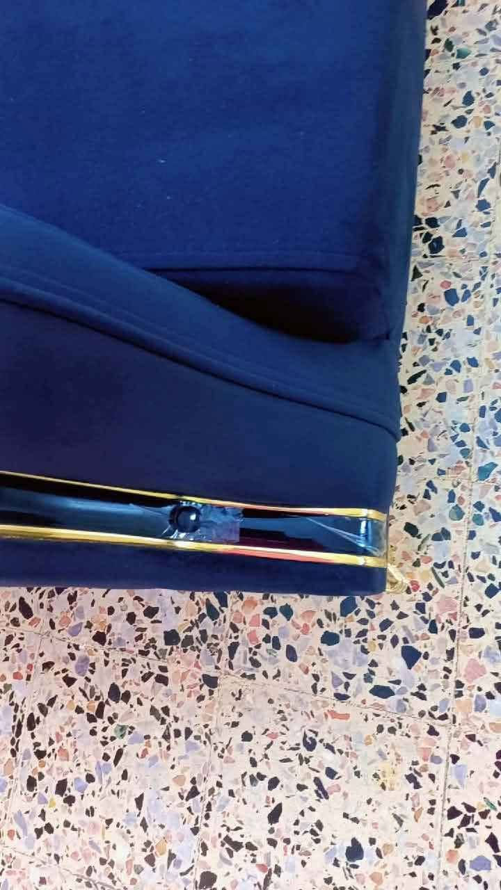 طخم تركي ميزة السرير نظيف جدا نوعية ممتازة نظيف جدا يتكون من 8مقاعد مبين بالصور 🌹🌹🌹🌹🌹🌹
السعر 350الف فقط 
التواصل عالرقم ***********🌹🌹
حي الحدباء 🌿🌿🌿🌿 موصل, نينوى
