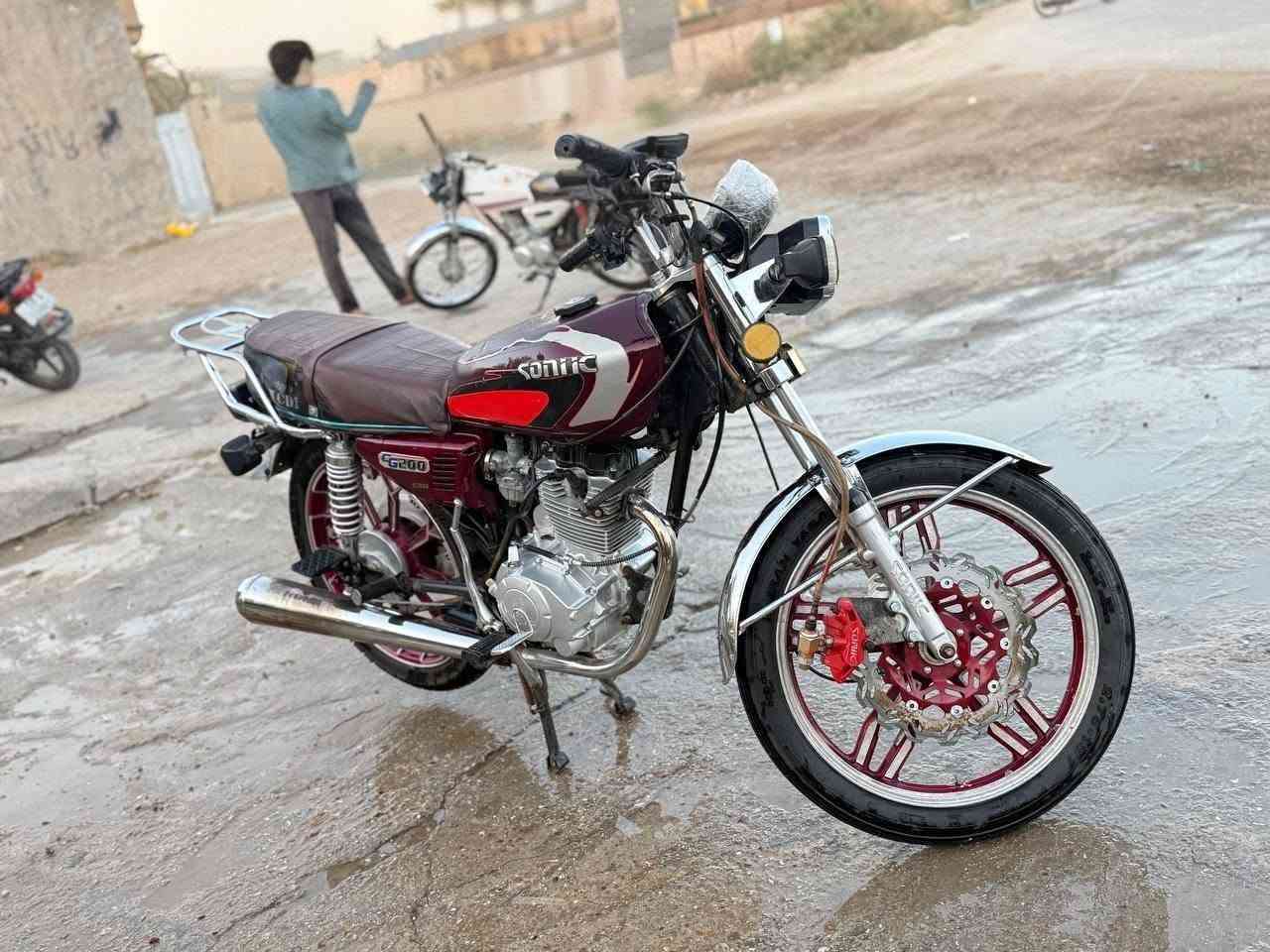 السلام عليكم...
دراجة سونك 2024 مكينة 200cc اوراق سكنر 
مكينة مكفولة برغي مامفتوح بيه دراجة مكفولة
سعره 650الف وبيه مجال قليل حك جيه
عنوان بابل_ الحله_ قضاء  القاسم 
رقم الهاتف..
***********

