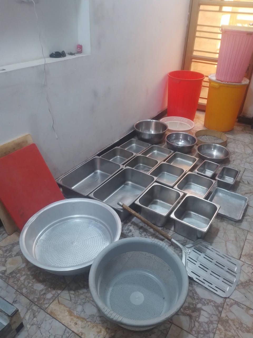 غراض مطعم نظيفات جدا.... للبيع
سعرهن كلهن ب  ٨٥  الف
بغداد الشعب  ***********
للاستفسار اتصال واتساب أو رصيد...
اتصال فقط...
