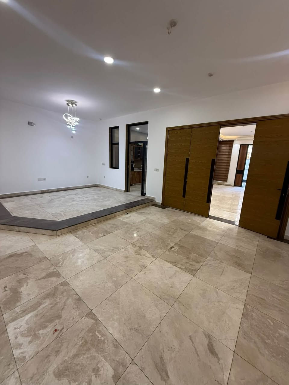 عرسات الهندية • ٢٣٠م • مكاتب