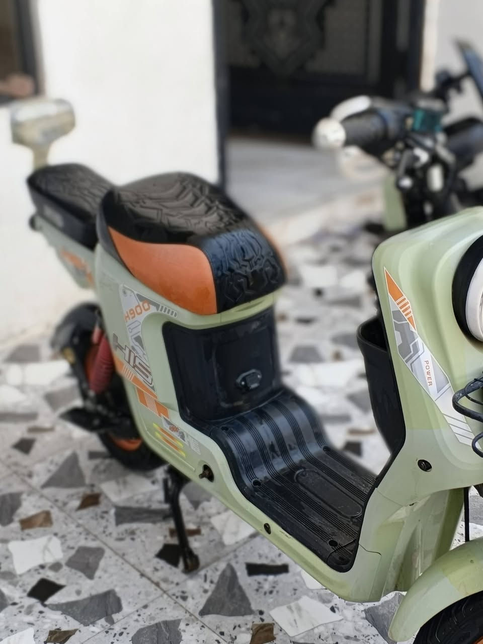 سلامو علیکم h900 بعدە جدید بطاریات بحاله جید مودیل2026 
فول مواصفات بی بك بی تحدید سرعه مثبت سرعه اربع نمر  
مكانی كركوك للتواصل رقم *********** بی واتس اب هم 
السعرر 380بی مجال للطیبین
