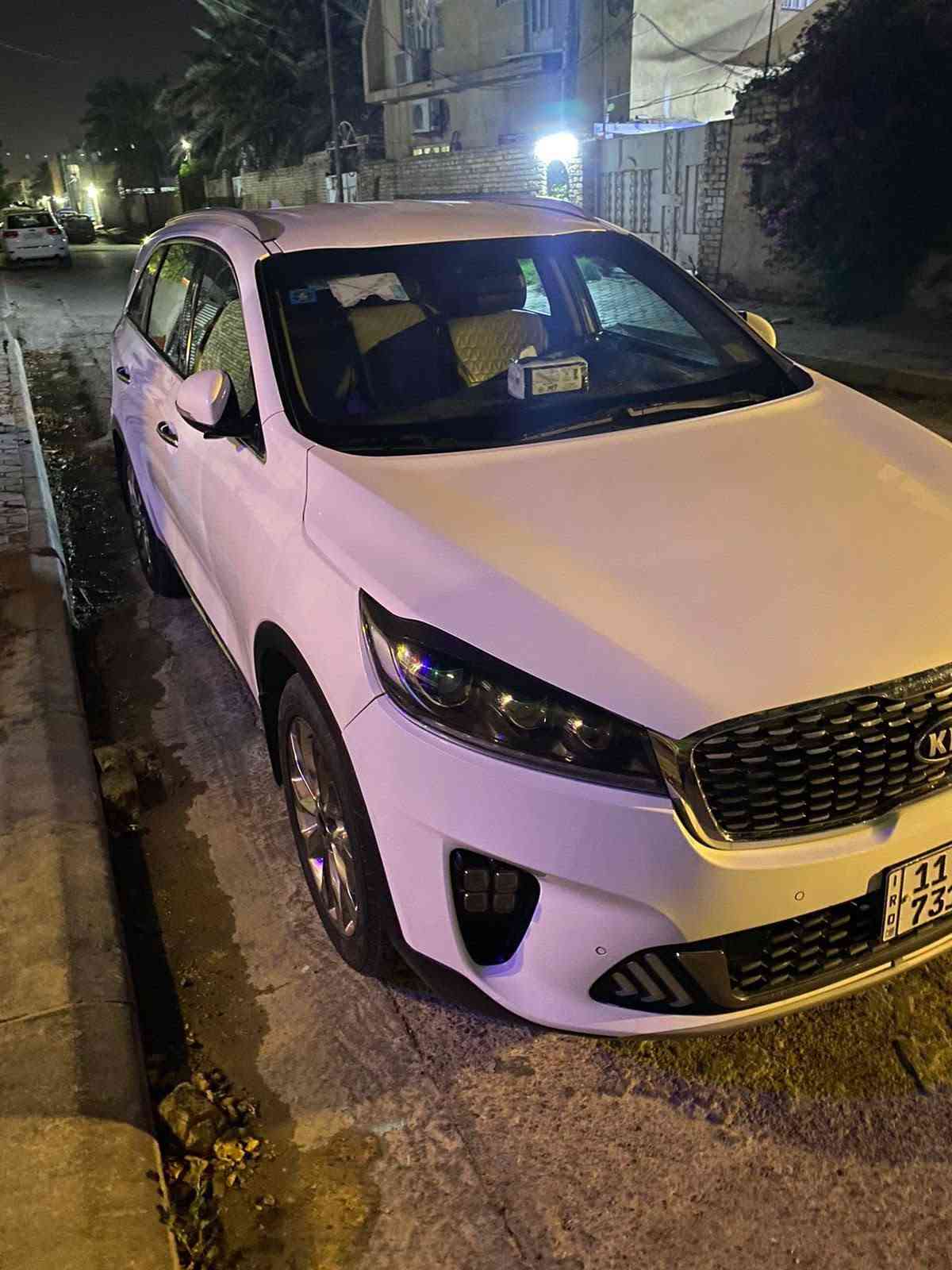 سياره سورنتو رقم بغداد بأسمي موديل 2020 مكفوله عدا بارد بسيط مقدار اصبعين نص فول ماشيه 140 السعر على الخاص *********** العنوان كوت مركز المحافظه
