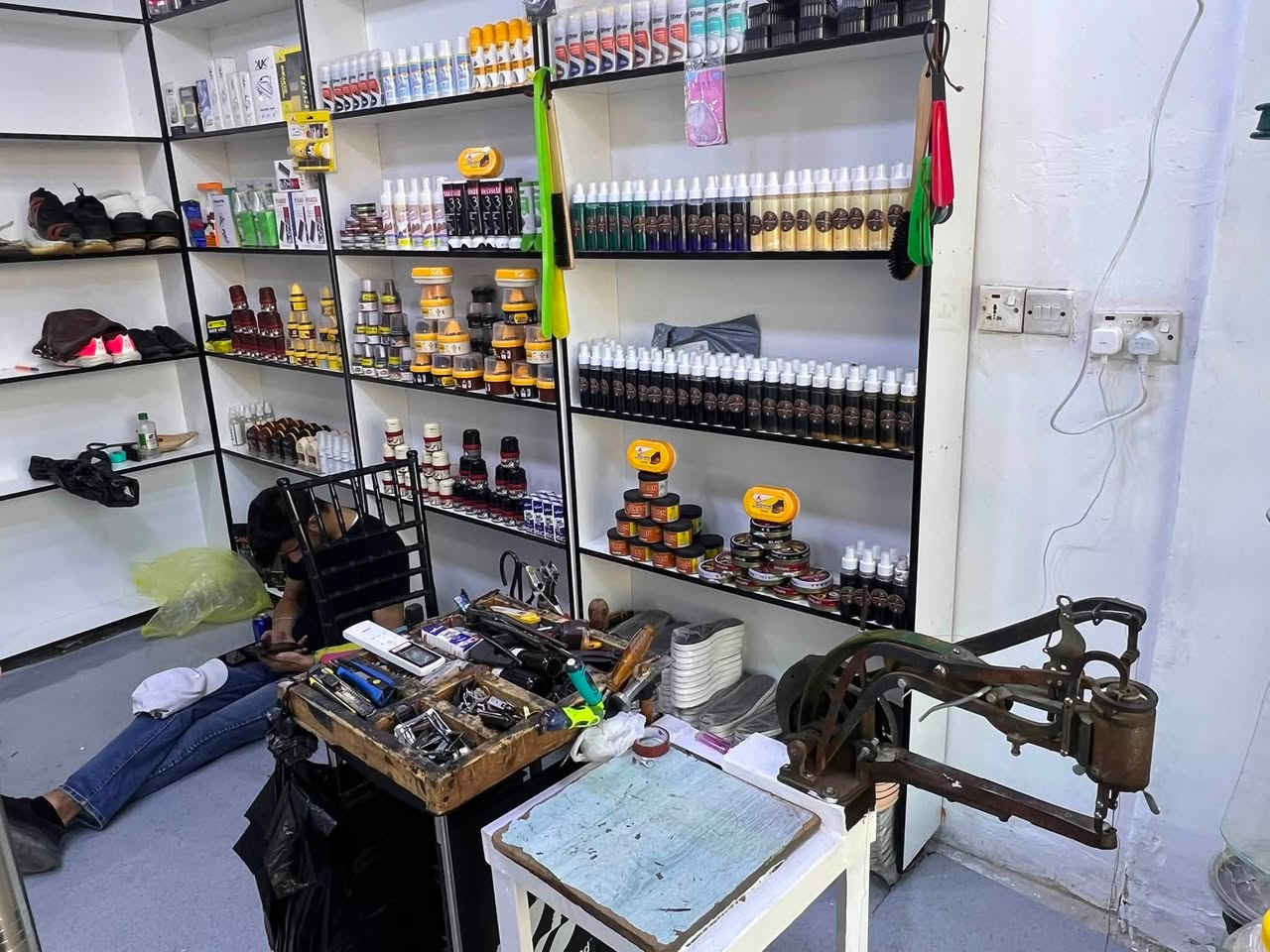 سلام عليكم تم فتتاح سكافي السيديه بحلتهي الجديده نتقل من بسطيه الى محل فضل الله فضل هالي السيديه طيبين دعمهم جميل نورونه عنوانه جديد الضباط مجاور جوز طيب قرب جامع قصه ***********
