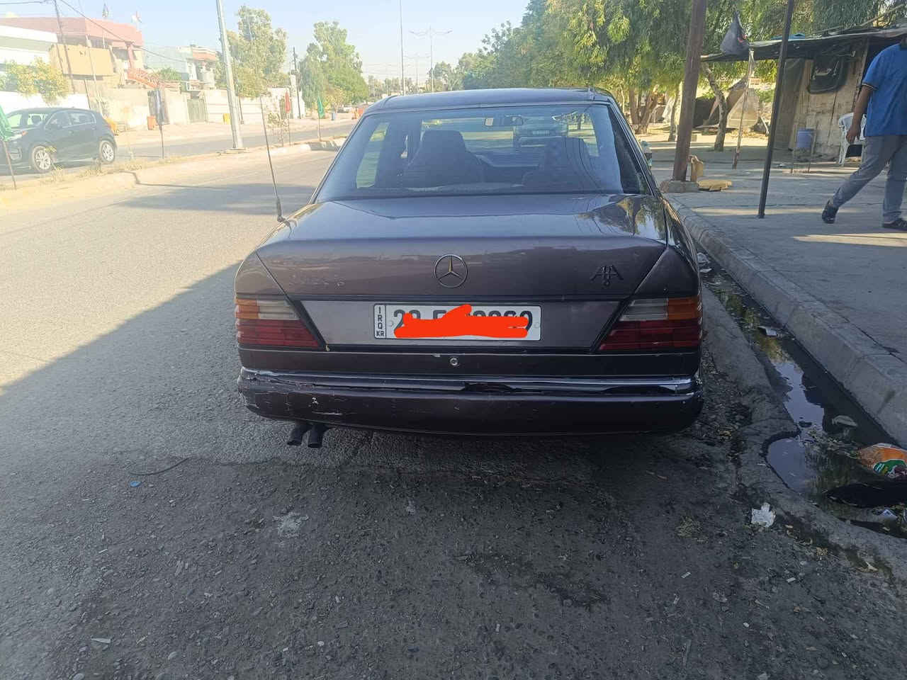 السلام عليكم للبيع
مرسيدس دب موديل 93
محرك 4سلندر ام عيون
رقم موبايل ***********
مكان كركوك 
سعر 50وبي مجال كركوك, العراق
