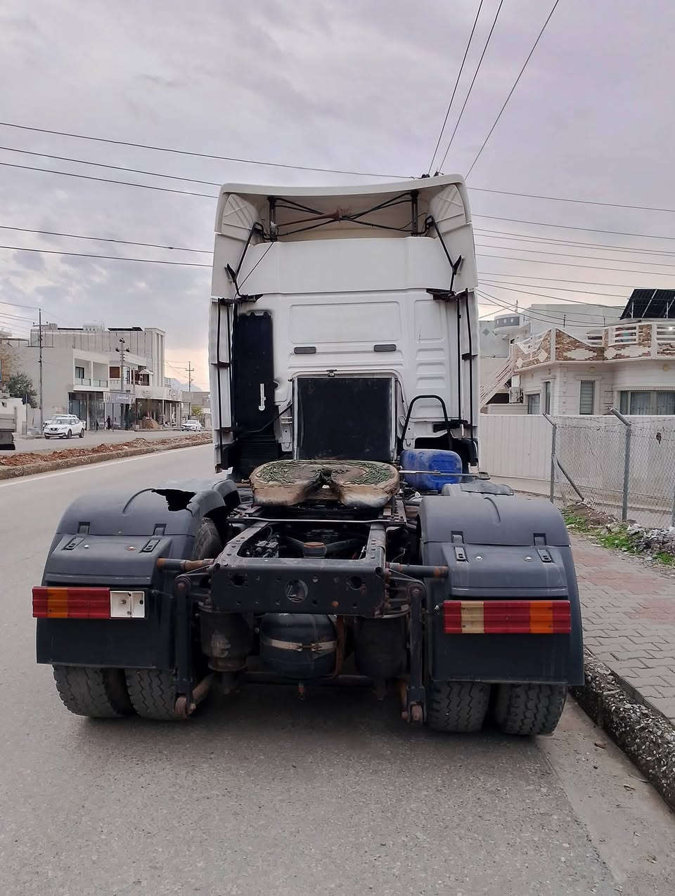 السلام عليكم مان للبيع جاهز للشغل 2003بم ونوزل 460مربوطه صهريج تخم  للاستفسار ***********تاير
