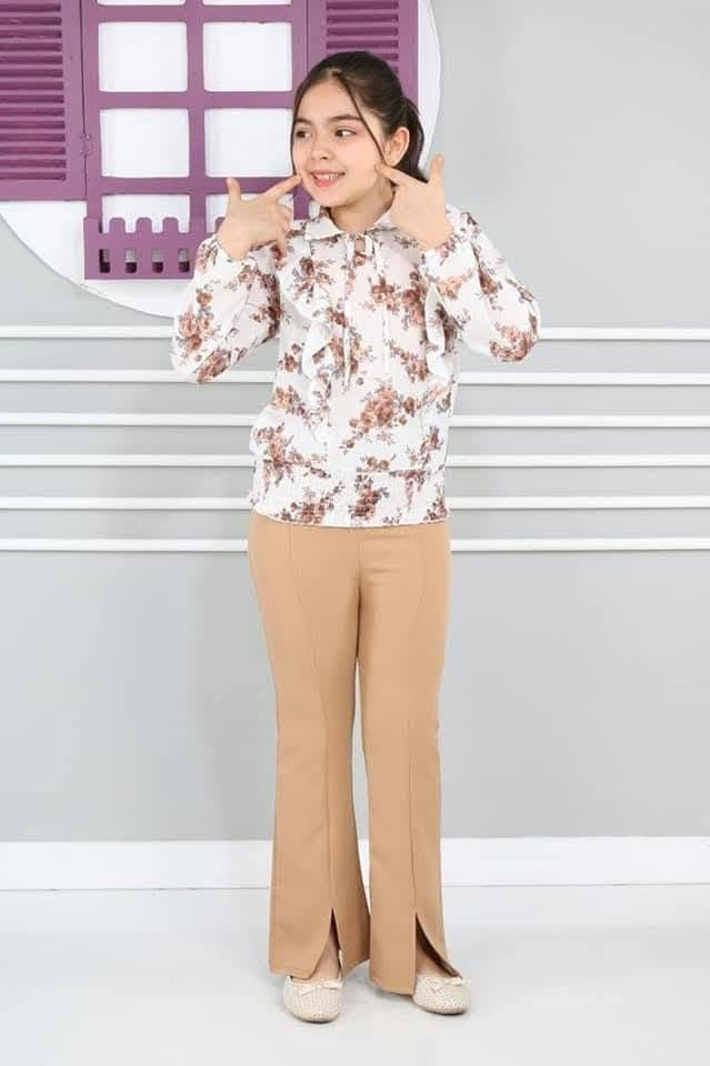 سعار مناسبة نص سعر

نص مكتوب في الصور:
- LOVE kids wear code:9017 4/12 yas
- LOVE kids wear code:1319 4/12 yas