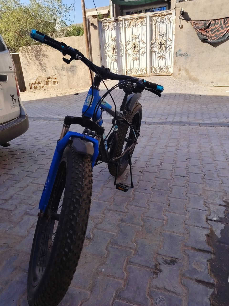 السلام عليكم
بايسكل للبيع همر جديد صاله شهرين من اخذته وماستعمله تايرات جدد باسكل حلو وجديد بعده
سعره ب150 وبي مجال  مكانه النجف مناذره
شراي اتصل ***********
