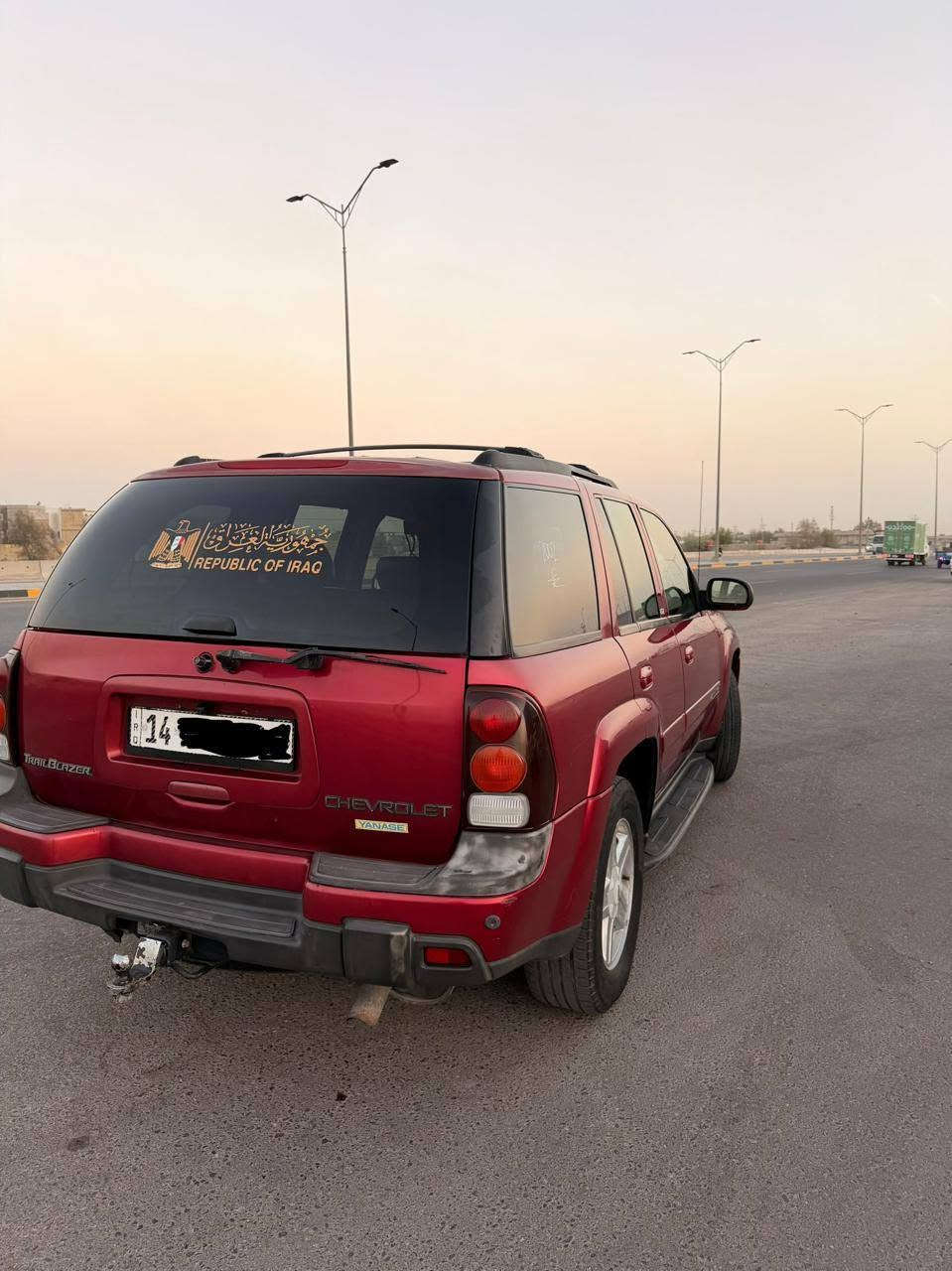 السلام عليكم للبيع سياره بلايزر 2002 LTZ وارد كوري لكوري معروف ما ينكفل من الصبغ
سنويه ورقام جدد
 كفاله  ضربه كير محرك 4200 القبق السود المرغوب
حداده تخم تاير منضومت بانزين منضومت تبريد 
كله جديد 
قبل فتره حورت الكلج مروحه شديت فانات 
صار فرق كلش حلو بيهه قلت صرف وقود 
وصارت خفيفه ونمر ذبهن بسرعه
تبريد تدفئه قطعتين ثلج 
شاشه كامره 
كشنات تدفئه تحكم كهربائي
مثبت سرعه
ما ناقصهه شي جاهزه من كل النواحي
سعر 98 وبيهه مجال 
الستفسار *********** البصرة, العراق
