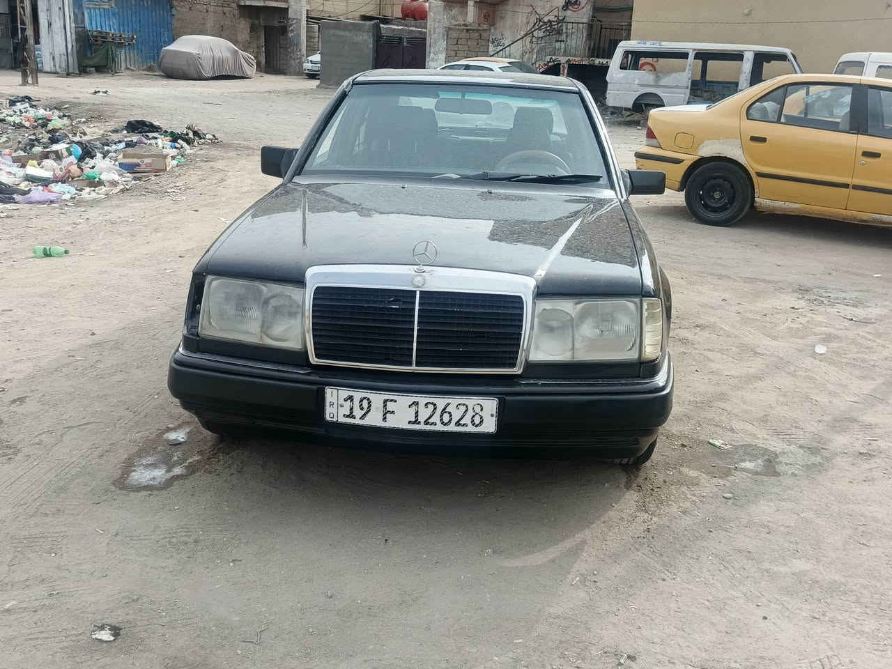 السلام عليكم سياره مارسدس دب موديل 1987 سياره جاهزه كبل للشارع كير ومكينه كلش جدد مكان السياره كربلاء تحويل مباشر مراوس حسب القناعه السعر 48 وبيهه مجال ***********
