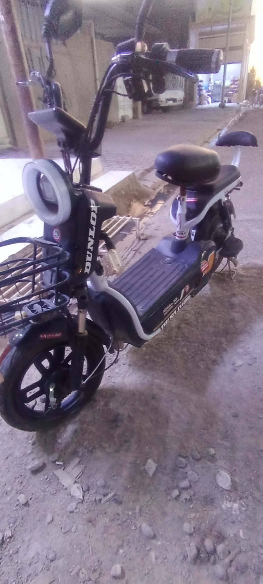 واتساب ***********

دراجه شحن KORYA MR 2024 دراجه مستخدم شهر وعلى ظروف مكدرت استعملها مامتعوبه ابد بقت ١٠ اشهر ماطاخها وباتري هابط يرادله باتري وبالنسبه للمواصفات (تحديد سرعه، اربعه كير ، وليدات بلاديه ، وقفل تاير  ، وحساسات مال بريك)وبعد مواصفات وصرفيات الي يحتاجها باتري و تاير امامي.!

طالب عليها 90وبيها مجال مكاني حي العسكري
