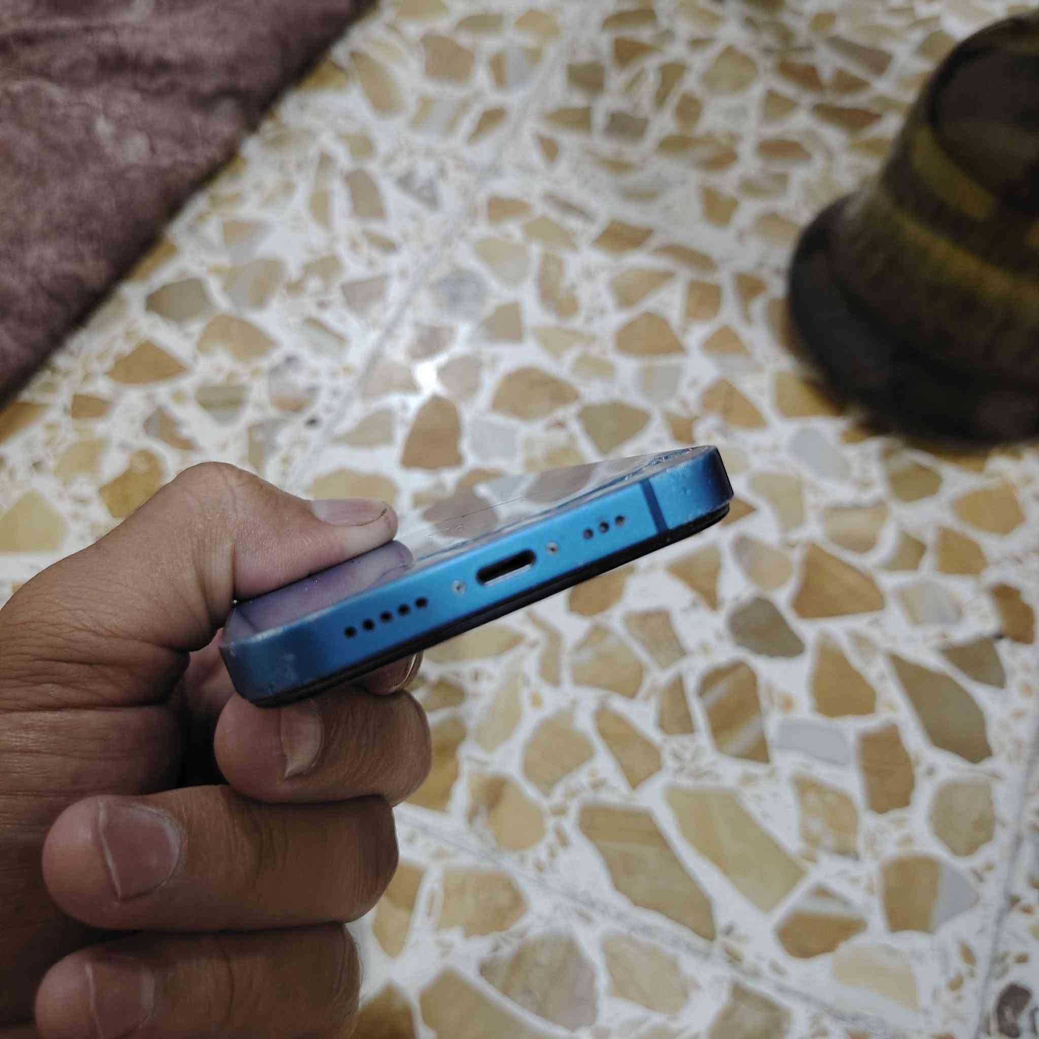 جهاز ايفون 13 عادي ذاكره  128   بطاريه 95 اصليا مامصعده  الجهاز امبدل شاشا  تك سيمكرت  الكامره ما تشتغل تشكل اني ابيعك ماتشتغل اني  مكلف بل نشر هاذ رقم صاحب الجهاذ. *********** _  ***********
