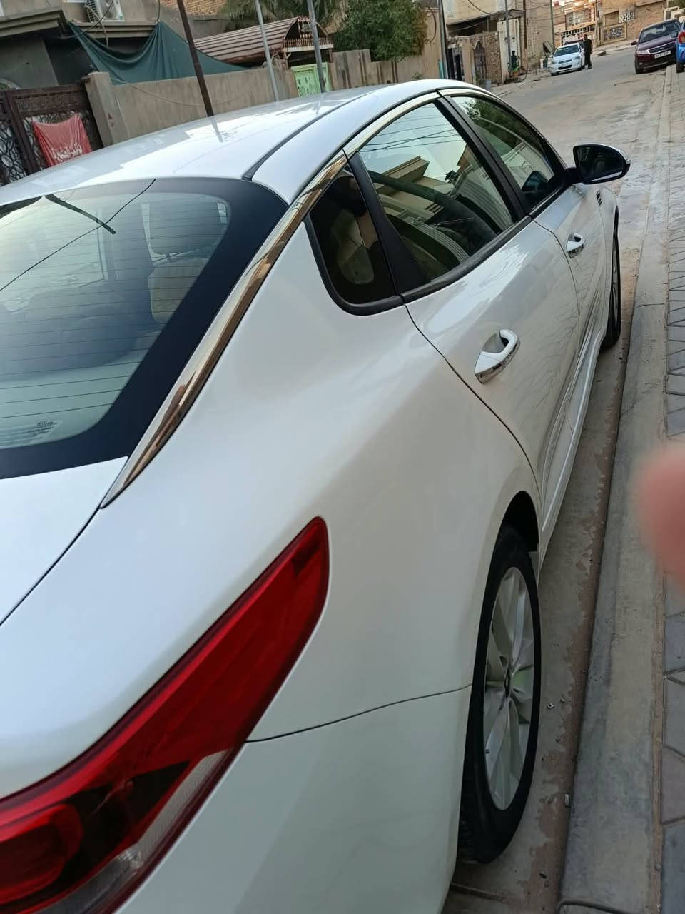 كيا اوبتما خليجي موديل 2018
رقم اربيل 
محرك 2400 دوش 
سياره مابيه اي نقص من حدادية كير محرك كفاله برغي واحد مامفتوحه بي 
مواصفات نص فول 
تحكمات استرين 
شفتات بالسترين 
وضعيات القيادة ثلاثة عادي وايكو وسبورت
حساسات خلفيه شاشه كامره ، 
السياره غير هذني الموضحهن بالصوره و بالفيديو عدة هذني قطرة صبغ مابيه كله كفاله السياره عدة الذاكرهن واضحات بالتصوير واذا عندك اي استفسار اتصل اني حاضر 
العنوان الديوانيه 
الرقم *********** وهذا رقم بي واتساب ..
السعر علق يجيك السعره خاص
