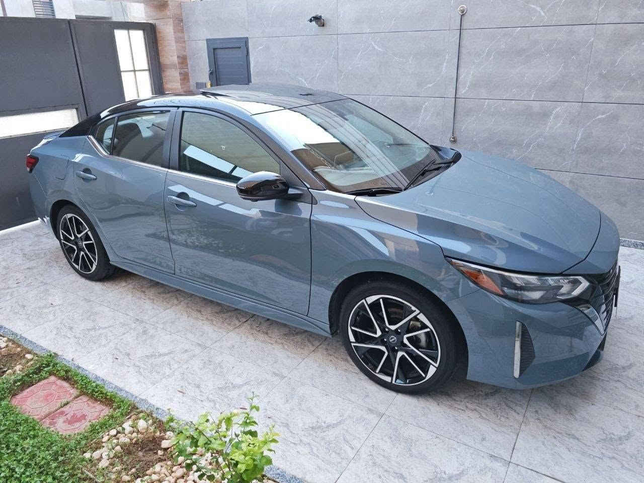 السلام عليكم
نيسان sentra sr+ 2025 للبيع

وارد امريكي محرك 2000

مرقمة شمالي / اربيل 

بدون صبغ 

ماشية 11 الف كم 

لون : اسمنتي وسقف اسود

السيارة فول مواصفات:

بصمة

دخول ذكي

تشغيل عن بعد 

فتحة سقف

مثبت سرعة

تحديد مسار

نظام المحافظة على المسار 

مانع انحدار 

مقعد السائق كهربائي

تدفئة مقاعد

ابل كاربلاي

كاميرا 360

نظام مراقبة النقطة العمياء 

رادار امامي خلفي

فرملة طوارئ تلقائية امامية خلفية

مستشعر وقوف امامي خلفي

ويل قياس 18 انتش

صرفية الوقود : اقتصادية جدا 

ضرر السيارة: الباب الخلفي الايمن مبدل بلادي والجاملغ الداير معدل عالبارد بدون صبغ

ضرر السيارة موضح بالصور ادناه 

السعر: 178 ورقة

الموقع: الموصل 

للتواصل الاتصال على الرقم ادناه او واتساب:

***********
