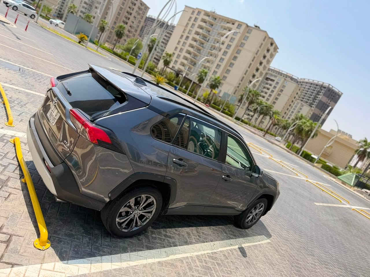 تحية طيبة 💙💙
راف فور XLE 2023  ماشية 20الفKM هايبرد
للاخير فول 1/1 بصمة وفتحة وجنطة كهرباء كشنات كهرباء وخزن السيارة فول رادارات ومناقصها برغي
حادثها بجم وباب خلفي يعني 4قطع بيهة خشوم الشواصي تعديل سيارة جاهزة للاخير وبدون نقص برغي عارضها ب155 وبيهة مجال بسيط  اعتذر عن المراوس 
هاذة رقم شاصيها (JTMB6RFV4PD083711)
***********
