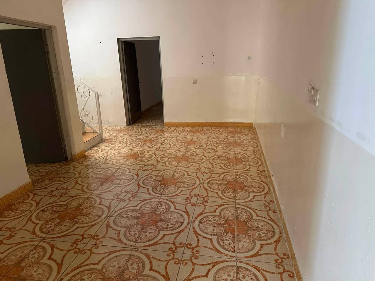 بيت للأيجار خانقين توله فروش مساحته 120 متر طابقين خلف اسواق سوڤار استفسار ***********
