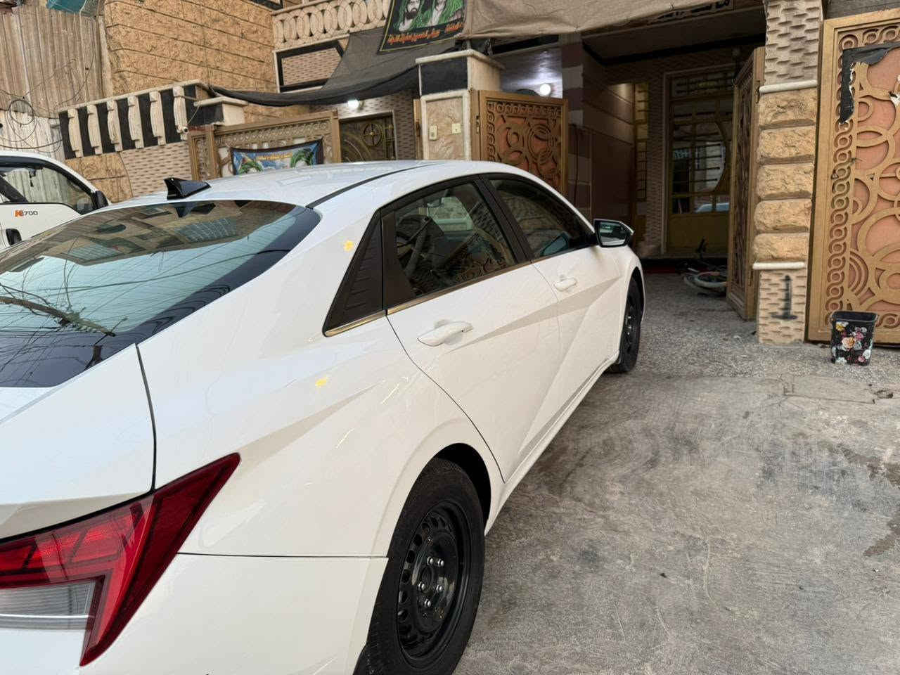 النترا هايبرد ٢٣ 
 أبيض فول فول مزوعه 
بدون ايرباك
ماشيه ٣٣ ميل  
مكاني الأمين الثاني 
***********
