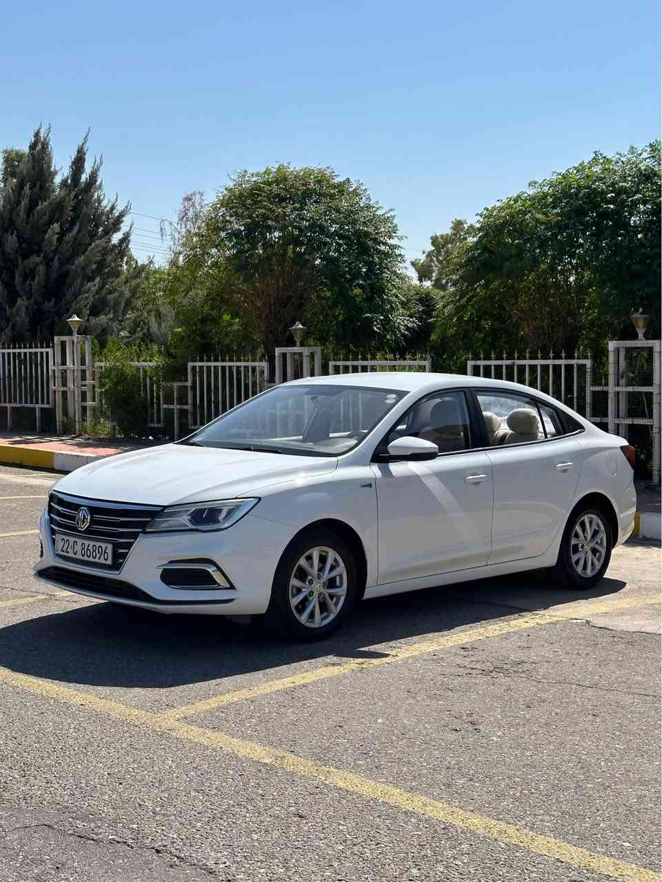 Mg 5 ستاندارت 
مۆدێل 2023
 بێ بۆیاخە  دو سێ جێگای بچوک پیدی ئاری هەیە 
ماوەی رۆیشتنی ٤٢ هەزار کم رۆشتوە 
بە ناوی خۆمە و گێر مەکینە تەبرید بەشەرت 
سەیارەکە تا بڵێی خاوێنە 
 *********** أربيل, العراق
