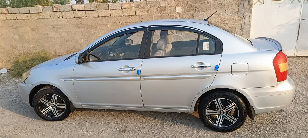 السلام عليكم اكسنت 2009للبيع بأسمي گير محرك خير من الله السياره ناعمه وحلوه بيها هلالات الوره مصلحات السعر 80وبيها مجال مكان بغداد شرط التحويل ***********

