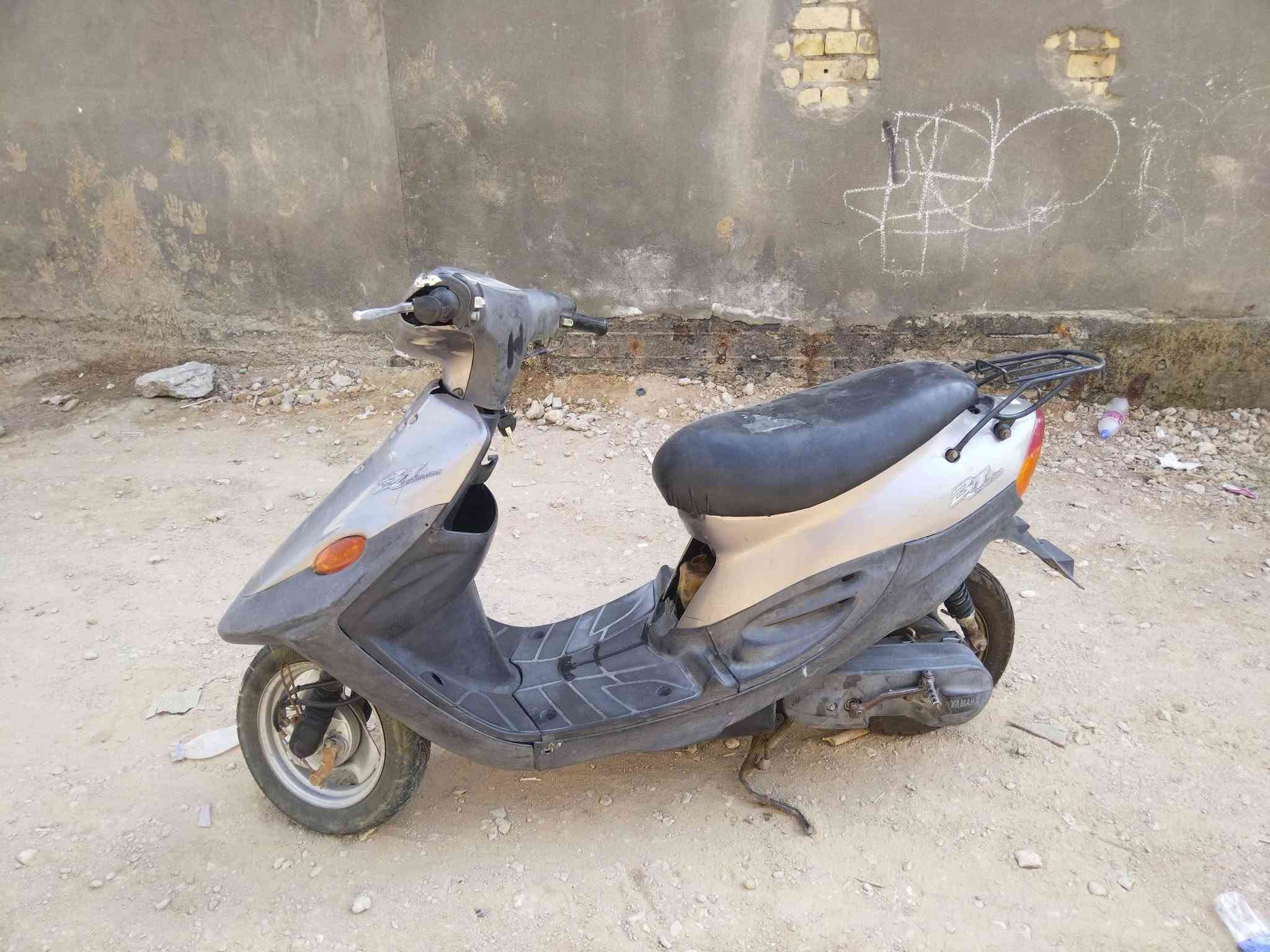 بيجي للبيع دراجه ناعمه شرطط ومابيه اي نقص جاهزه من كلشي باتري جديد تايرات ثنين جدد لايت جديد كهربائيات كله شغاله مكينه عشرطط معدل وناعمه  دراجه (مفتوحه)  سعر 325 بيه مجال بسيط شراي تعال شوفه وتشلع عيوني لا تعاملني بالخاص صوره اذا موواضحات مخلي وياهن فيديو لا تجي تكلي دزلي صوره  مامتواجد ع الفيس هاذه رقمي مكاني السماوه حي نفط
***********

