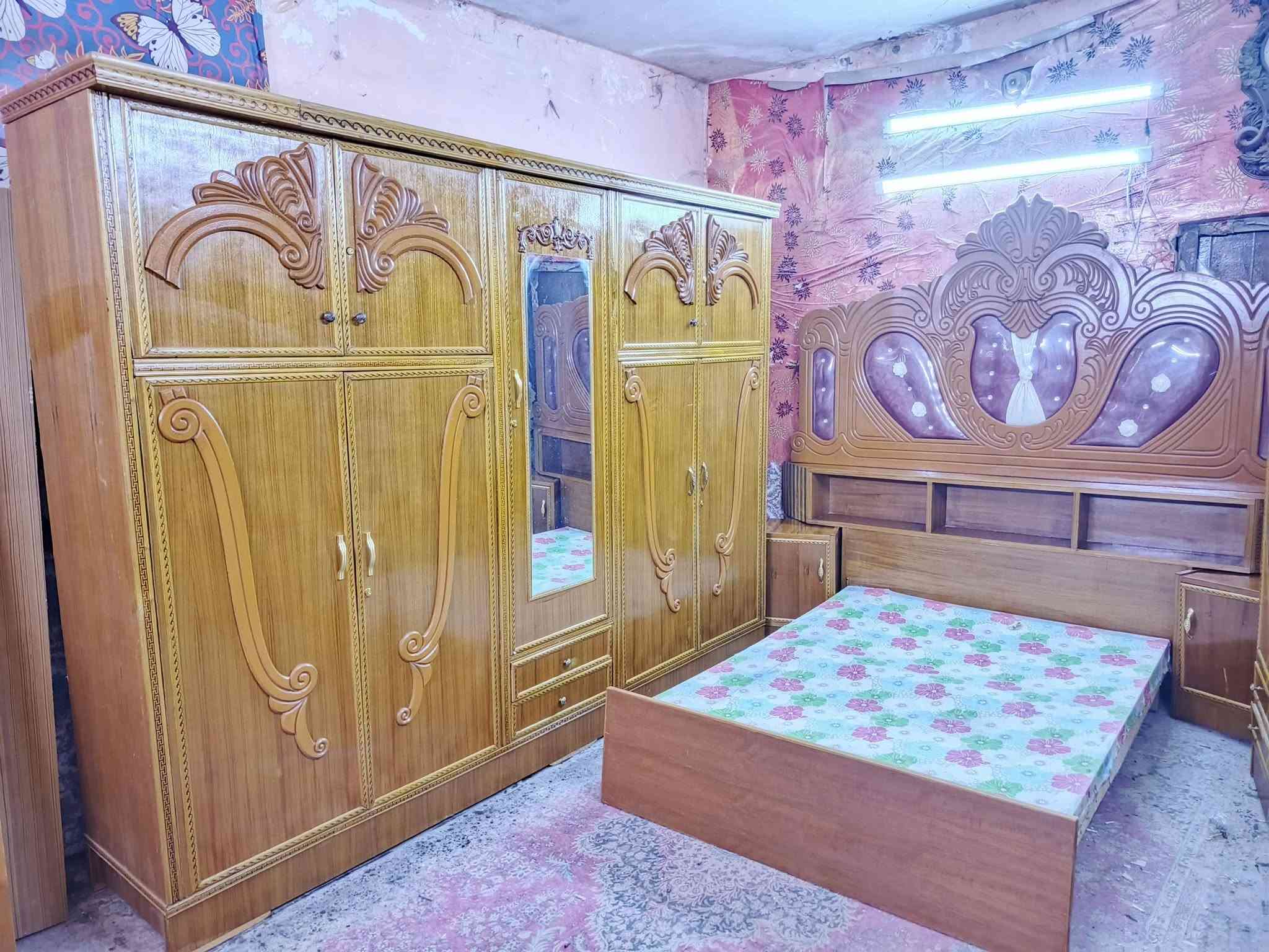 غرفه اخشاب خمس ابواب ملحق للبيع ***********السعر 650صاج الزاويه كنتوريه موديل حديث العنوان بغداد وكو توصيل متواجد وتساب
