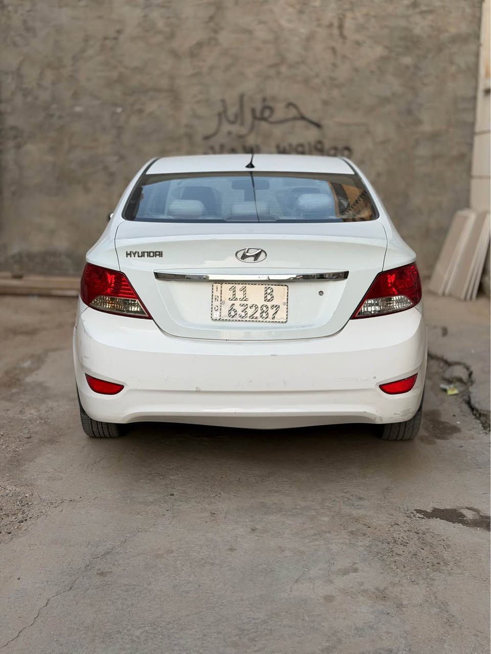 اكسنت ٢٠١١ بلو
فتحه سقف
٥ تجاوي
ويل كب 
هزة ورقم جديد 
سنوية بسمي 
بدون صبغ فقط بارد بالجاملغ
محرك وكير مكفول ١٦٠٠
للاستفار 
هـ***********
سعرها ٨٨ ورقه بغداد, العراق
